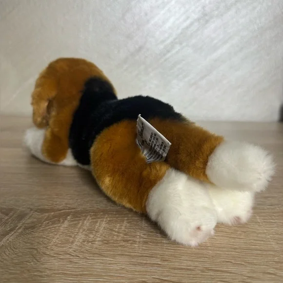Yomiko Classics Plush Realistic Beagle 11” Puppy Dog Stuffed Russ Berrie - Picture 6 of 11